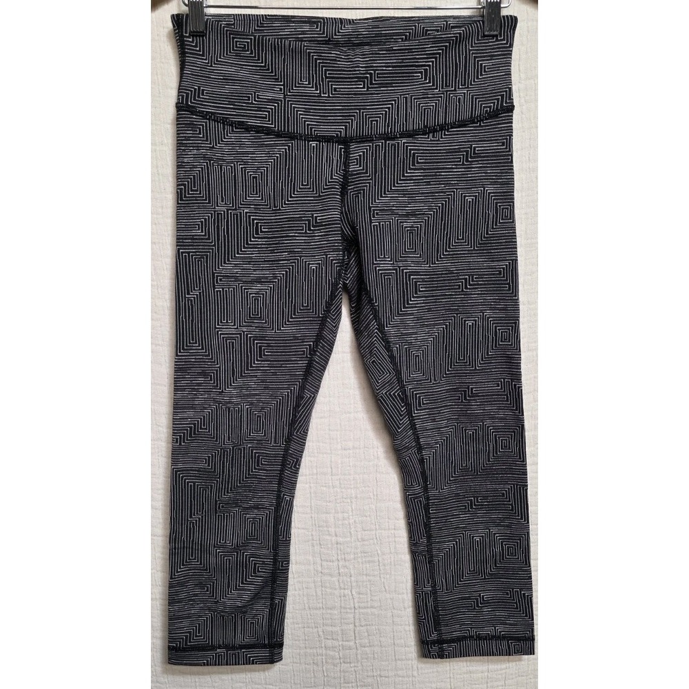 LULULEMON Black White Zig Zag Print Stretch Wunder Under Crop Pants Sz 6‎ EUC